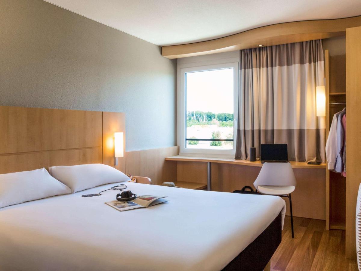 Ibis Lausanne Криссье Экстерьер фото