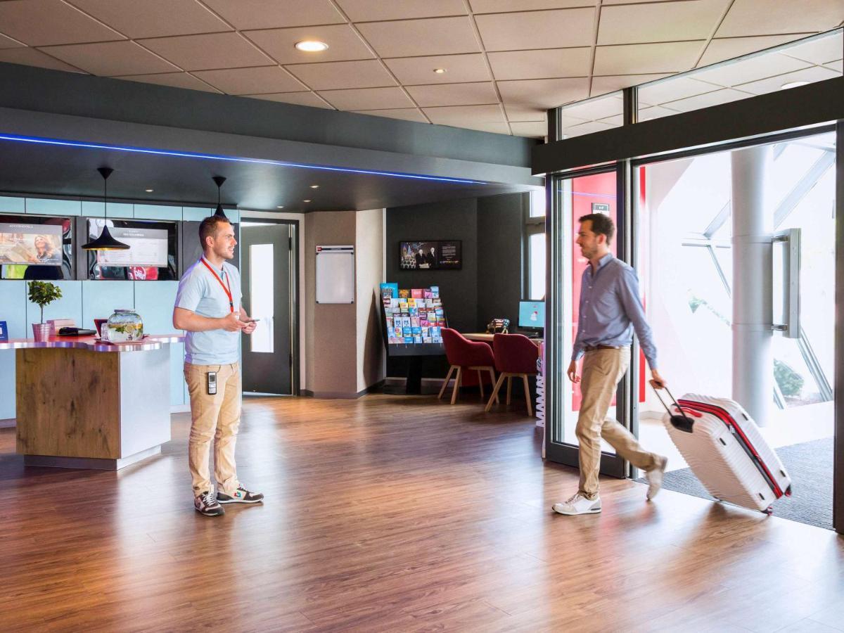 Ibis Lausanne Криссье Экстерьер фото