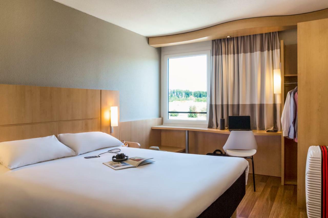 Ibis Lausanne Crissier Экстерьер фото