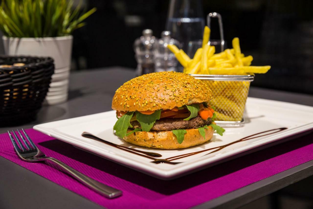 Ibis Lausanne Криссье Экстерьер фото