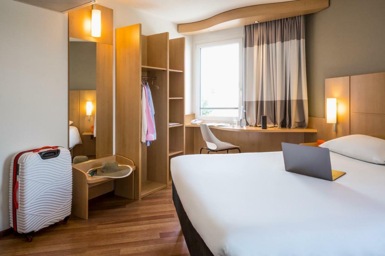 Ibis Lausanne Криссье Экстерьер фото