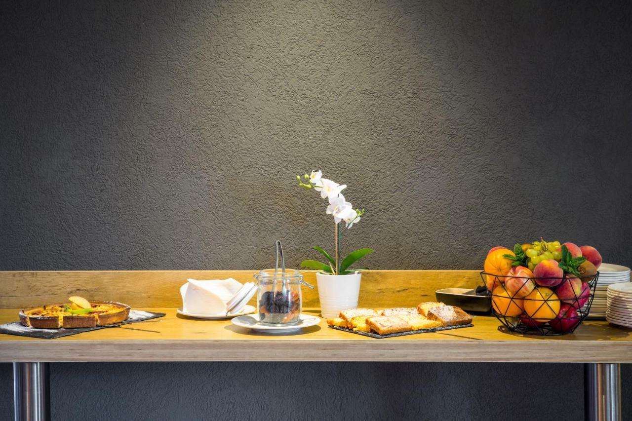 Ibis Lausanne Криссье Экстерьер фото