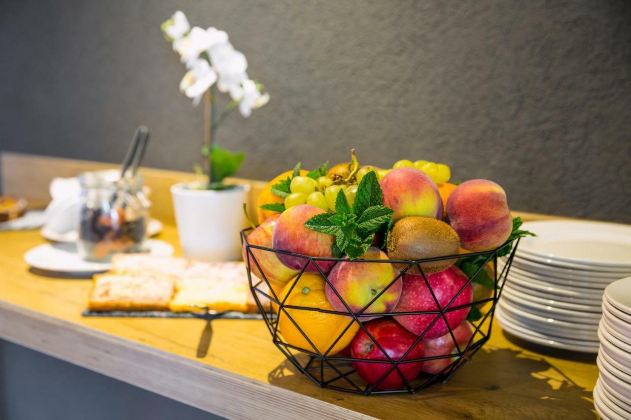 Ibis Lausanne Криссье Экстерьер фото